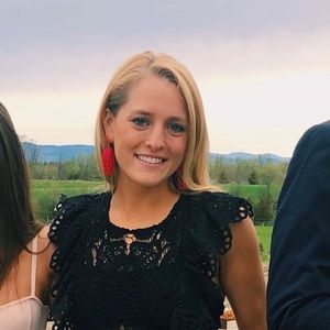 Meet your Posher, Abby